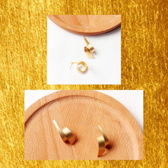 CURLS - Picture 3 of 3